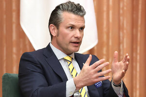 石破茂首相と会談するヘグセス米国防長官=2025年3月30日午後2時15分、首相公邸、代表撮影