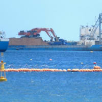 ゲートからの資材搬入はなかったが、辺野古側工区への土砂投入は行われる。