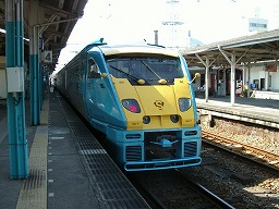 �\�j�b�N�ɂ����883�n